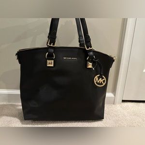 NWT Michael Kors Karla Large Multi-Function Tote